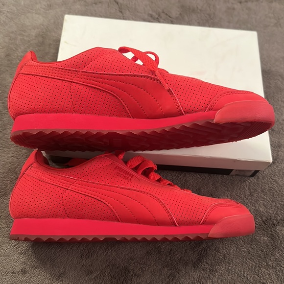 Puma sneakers size 5.5 - Picture 11 of 13